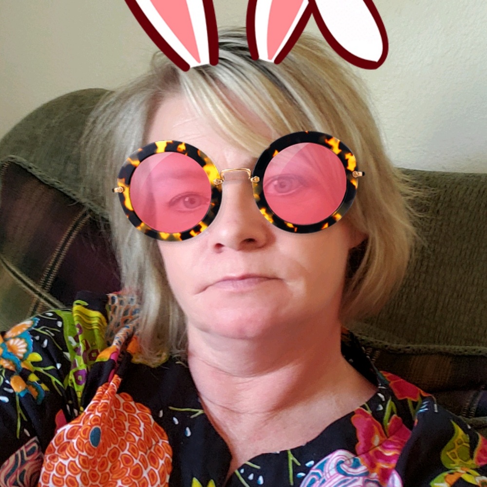 Meet your Posher, Edith